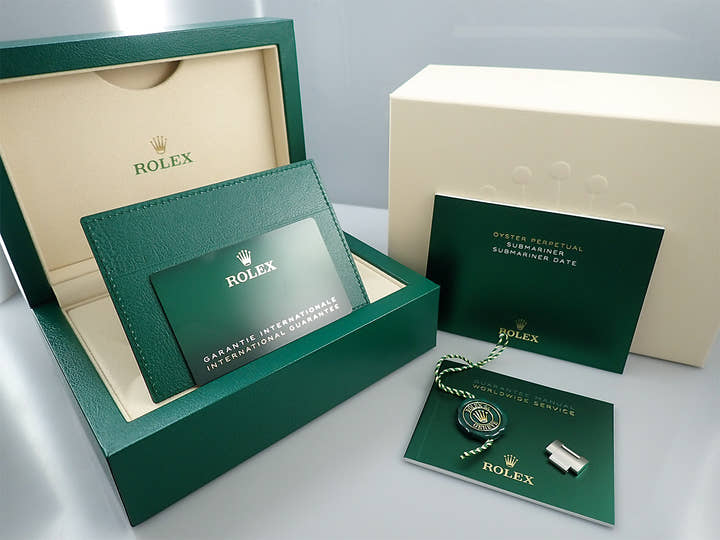 Rolex Submariner Date <Warranty, Box, etc.>