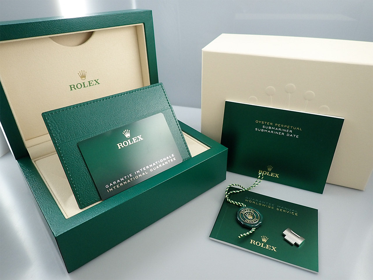 Rolex Submariner Date &lt;Warranty, Box, etc.&gt;