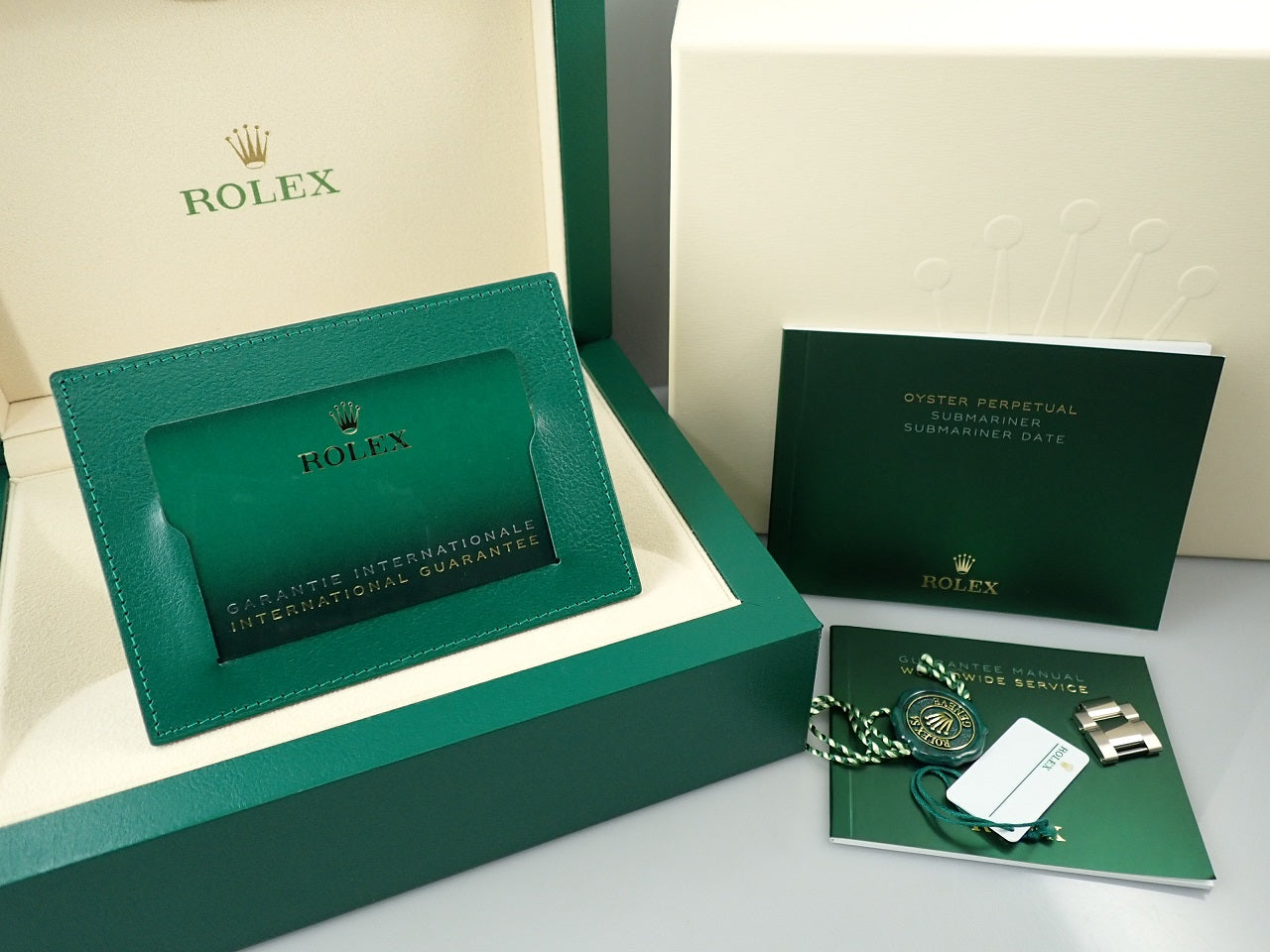 Rolex Submariner Date &lt;Warranty, Box, etc.&gt;