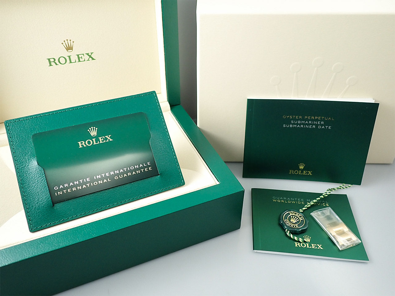 Rolex Submariner Date &lt;Warranty, Box, etc.&gt;