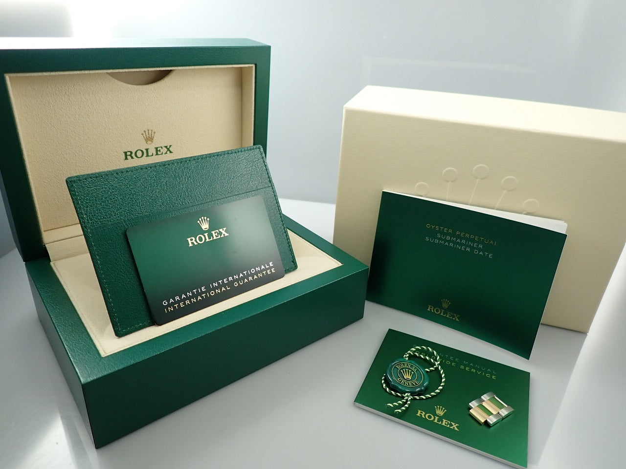 Rolex Submariner Date &lt;Warranty, Box, etc.&gt;