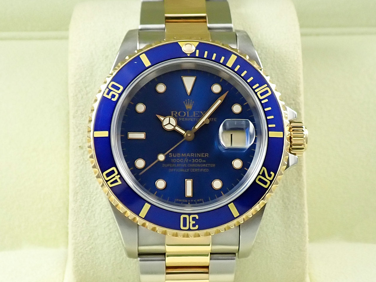 Rolex Submariner Date &lt;Warranty and Box&gt;