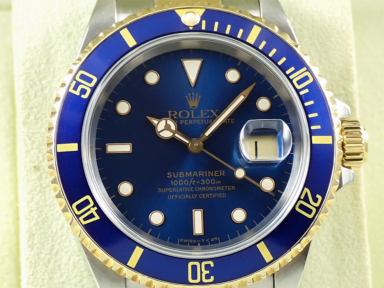 Rolex Submariner Date &lt;Warranty and Box&gt;