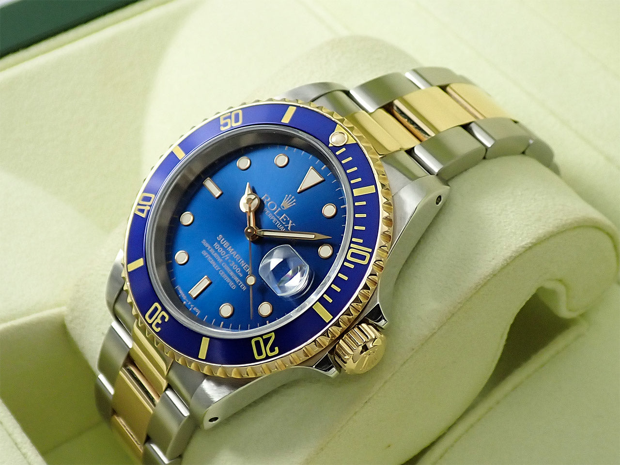 Rolex Submariner Date &lt;Warranty and Box&gt;