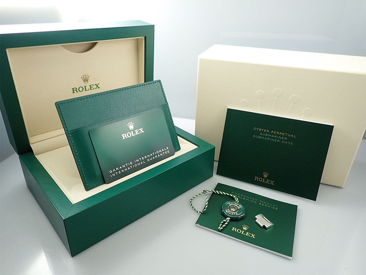 Rolex Submariner Date &lt;Warranty, Box, etc.&gt;