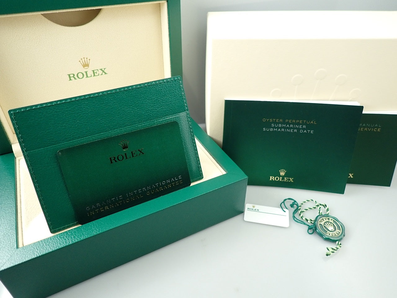 Rolex Submariner Date &lt;Warranty, Box, etc.&gt;