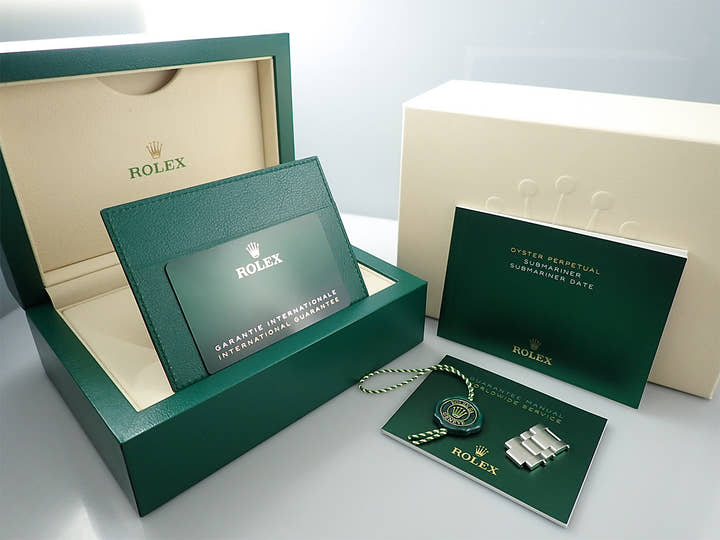 Rolex Submariner Date <Warranty, Box, etc.>