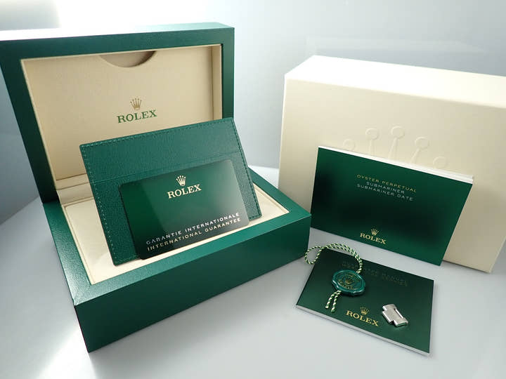 Rolex Submariner Date <Warranty, Box, etc.>