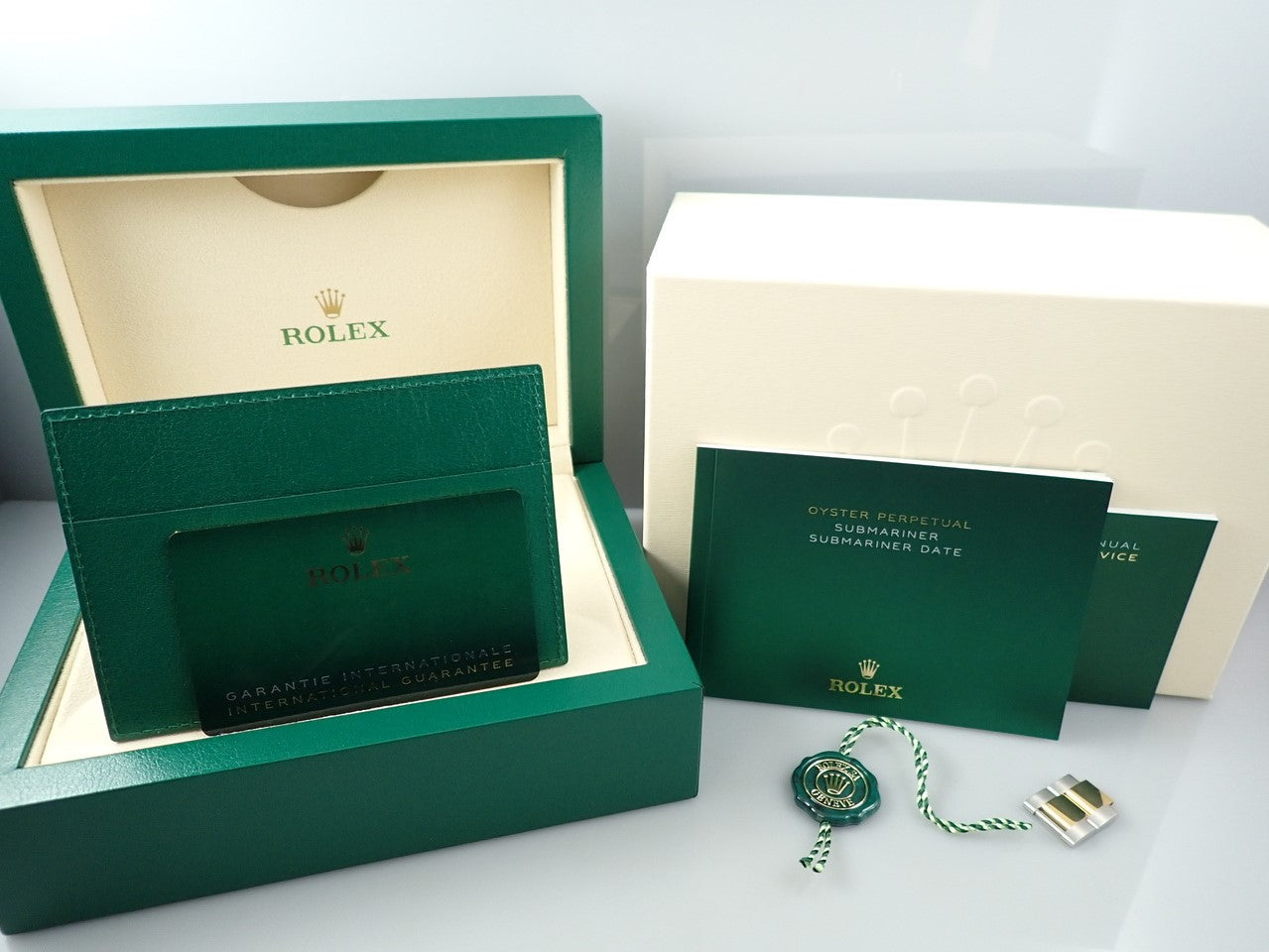 Rolex Submariner Date &lt;Warranty, Box, etc.&gt;