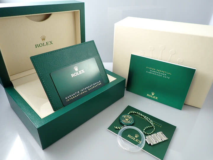 Rolex Submariner Date <Warranty, Box, etc.>
