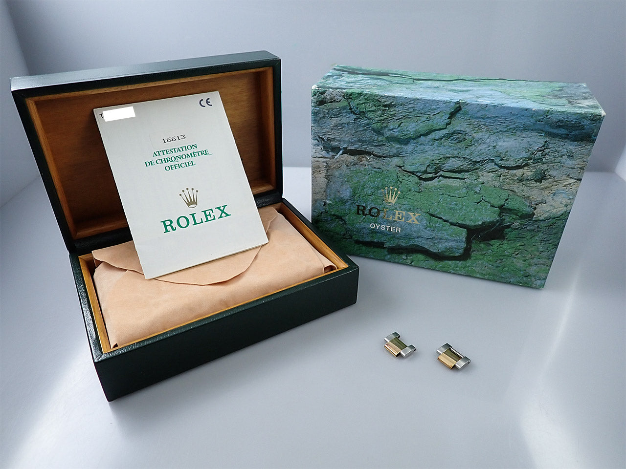 Rolex Submariner Date &lt;Warranty and Box&gt;