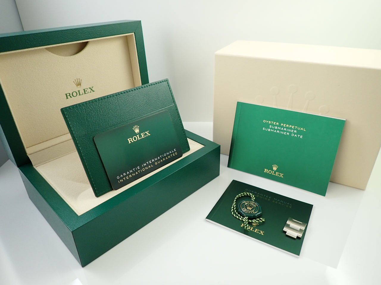 Rolex Submariner Date &lt;Warranty, Box, etc.&gt;