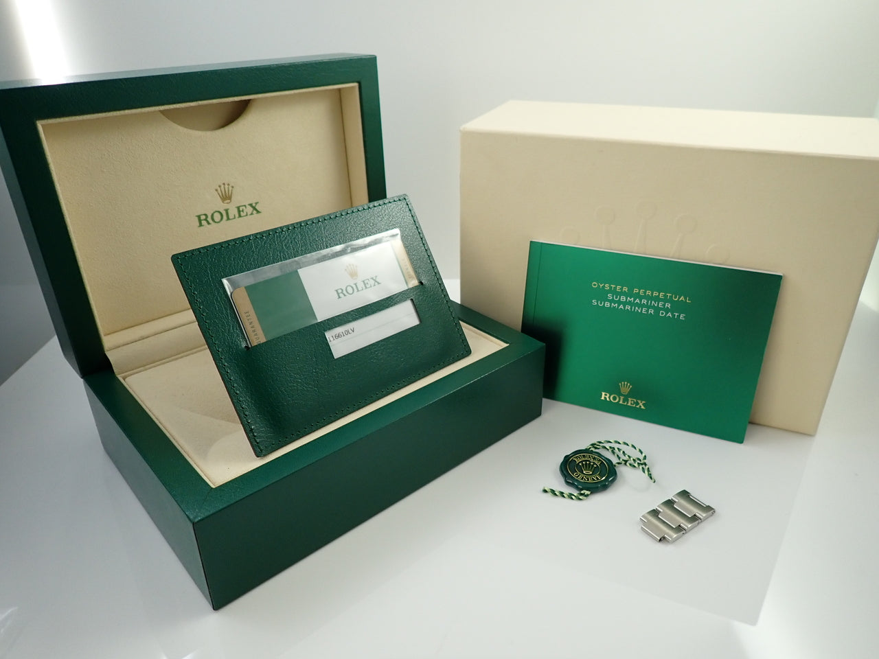 Rolex Submariner Date &lt;Warranty, Box, etc.&gt;