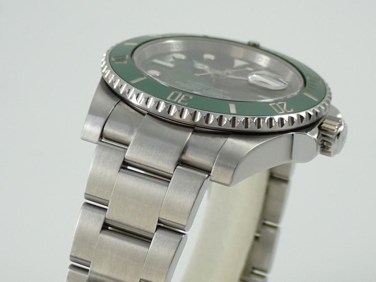 ロレックス サブマリーナー デイト Ref.116610LV グリーン文字盤 中古 Z7TKTARS
