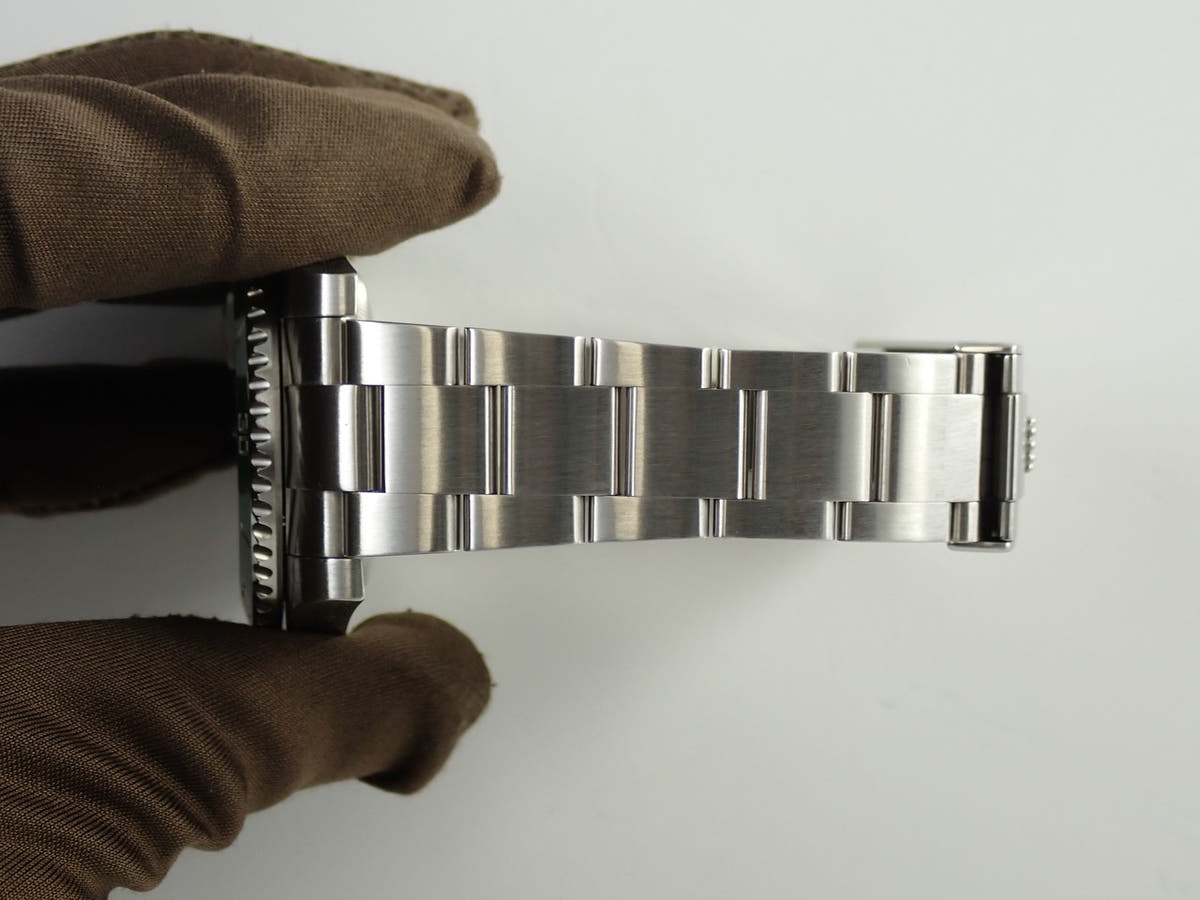 ロレックス サブマリーナー デイト Ref.116610LV グリーン文字盤 中古 Z7TKTARS