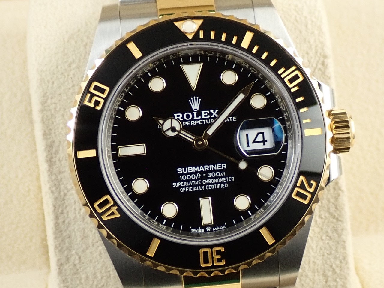 Rolex Submariner Date &lt;Warranty, Box, etc.&gt;