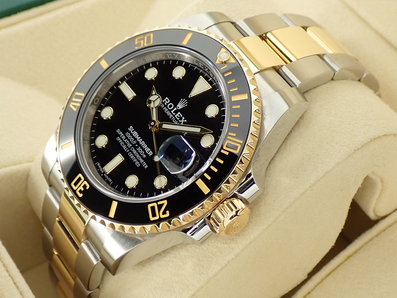 Rolex Submariner Date &lt;Warranty and Box&gt;