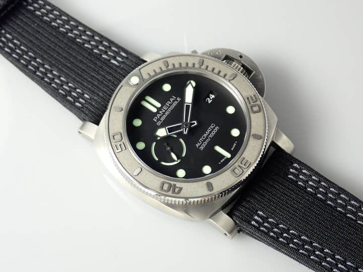 Panerai Luminor Ref.PAM00984 Black Dial Used Submersible-6