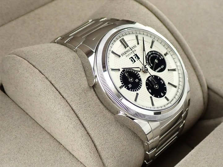 パルミジャーニフルリエ トンダ GT クロノグラフ Ref.PFC906-0000140-B00182 シルバー×ブラック文字盤 中古 1J3WFRFH
