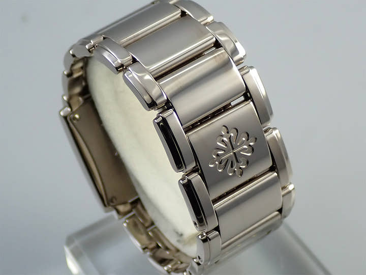 パテックフィリップ Twenty-4 Ref.4910/20G-010 ホワイトゴールド グレー文字盤