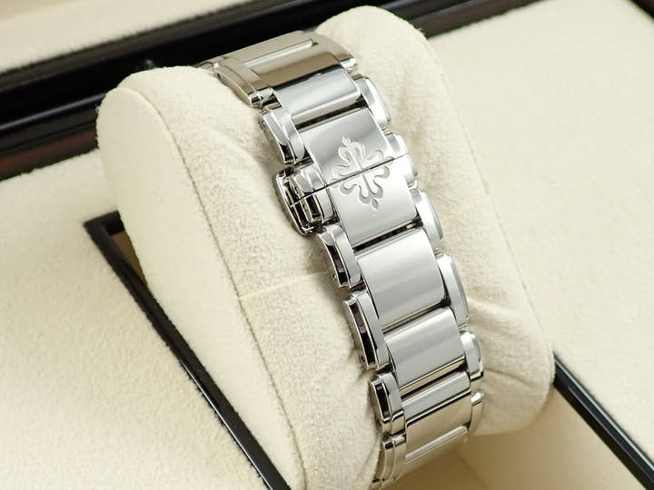 パテックフィリップ Twenty-4 Ref.7300/1200A-001 ステンレススチール ブルーソレイユ文字盤