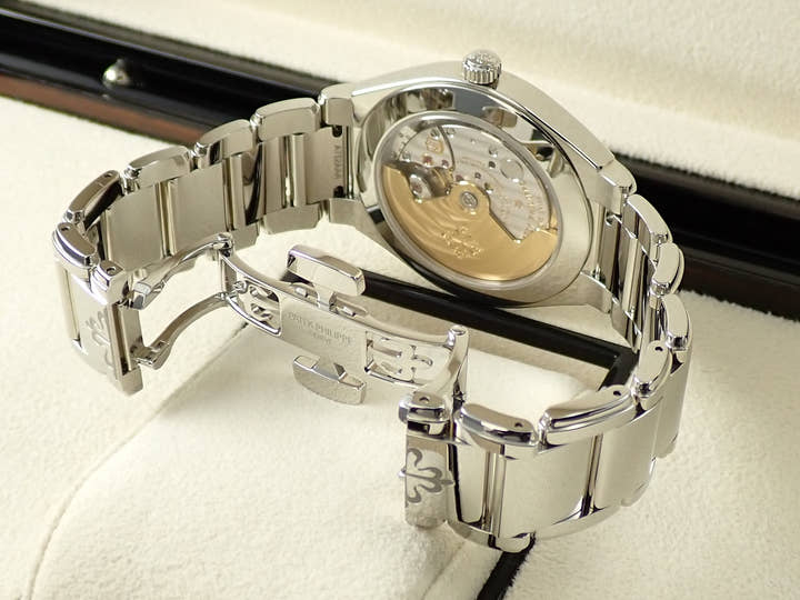 パテックフィリップ Twenty-4 Ref.7300/1200A-001 ステンレススチール ブルーソレイユ文字盤