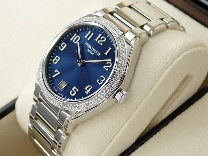 パテックフィリップ Twenty-4 Ref.7300/1200A-001 ステンレススチール ブルーソレイユ文字盤
