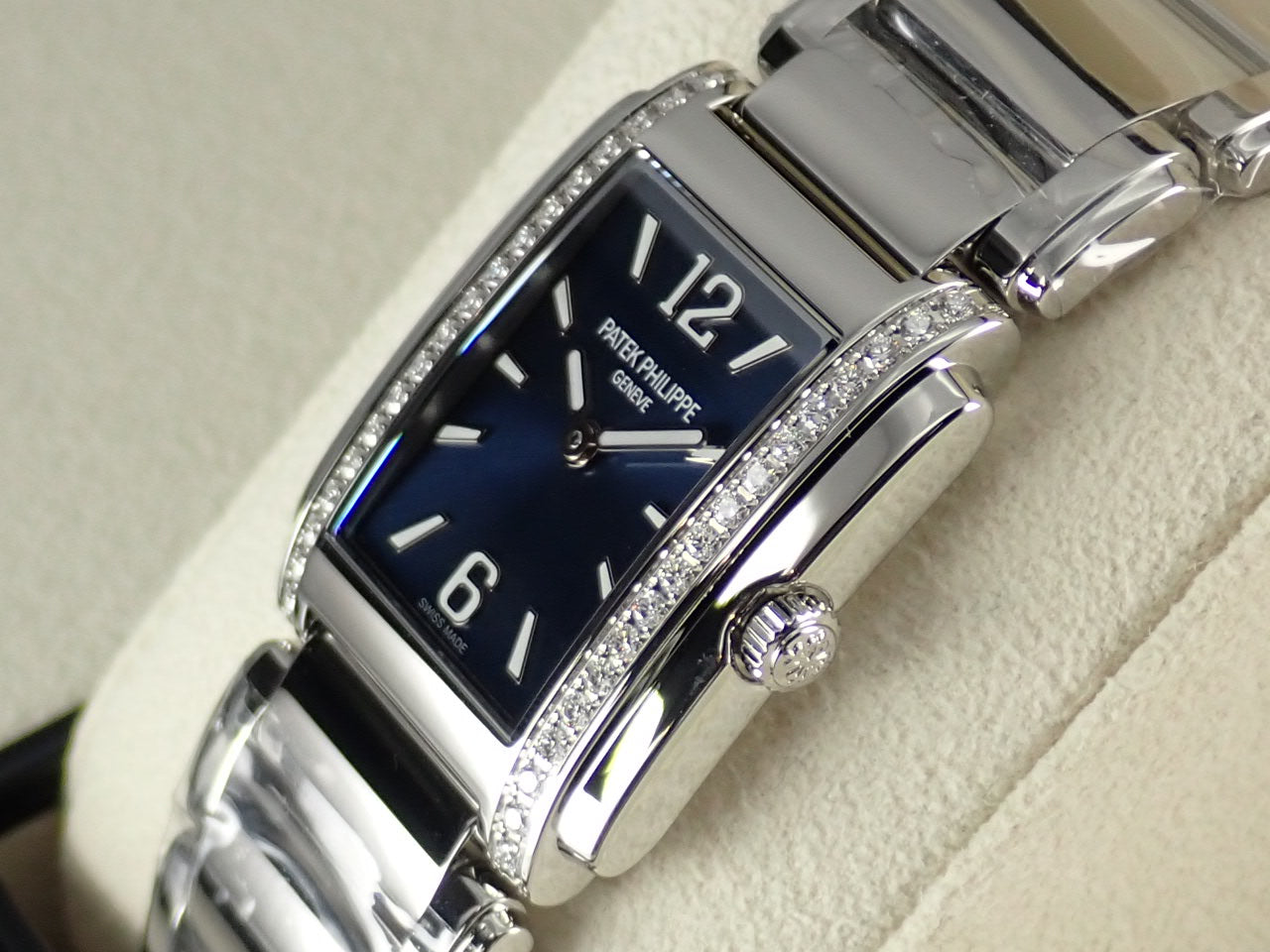 Patek Philippe TWENTY-4 Ref.4910/1200A-001