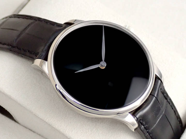 H.モーザー ベンチャー・コンセプト ベンタブラック ブラックハンズ Ref.2327-0222 ベンタブラック文字盤 美品 UJ042H3T