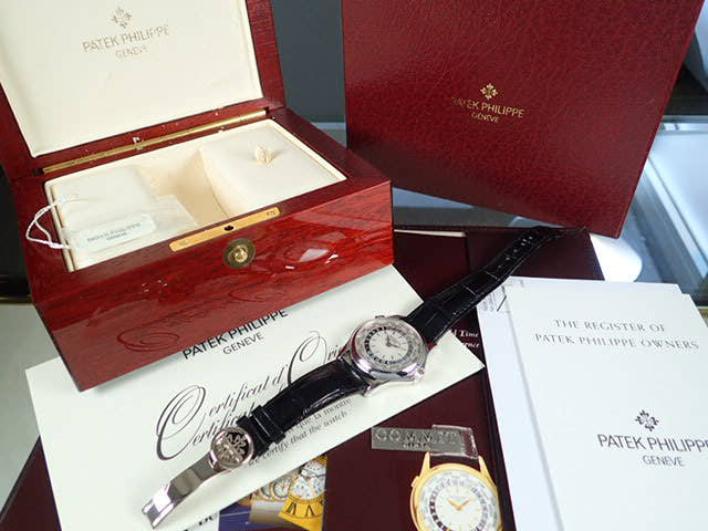 パテックフィリップ ワールドタイム Ref.5110G ギョーシェ/オパーリン文字盤 中古 worldtime-18