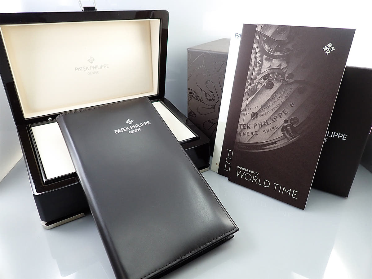 パテックフィリップ コンプリケーション ワールドタイム Ref.5230G-001 ホワイト/グレー文字盤 中古 77MHS565