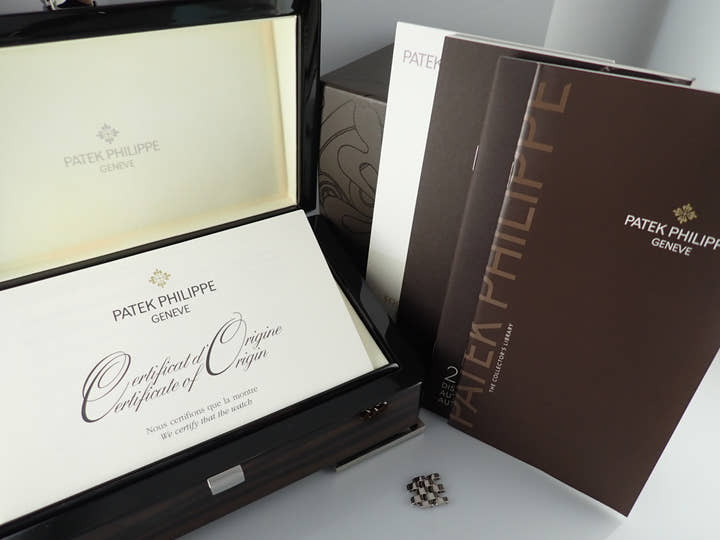 パテックフィリップ ワールドタイム Ref.5130/1G シルバー／グレー文字盤 中古 worldtime-26