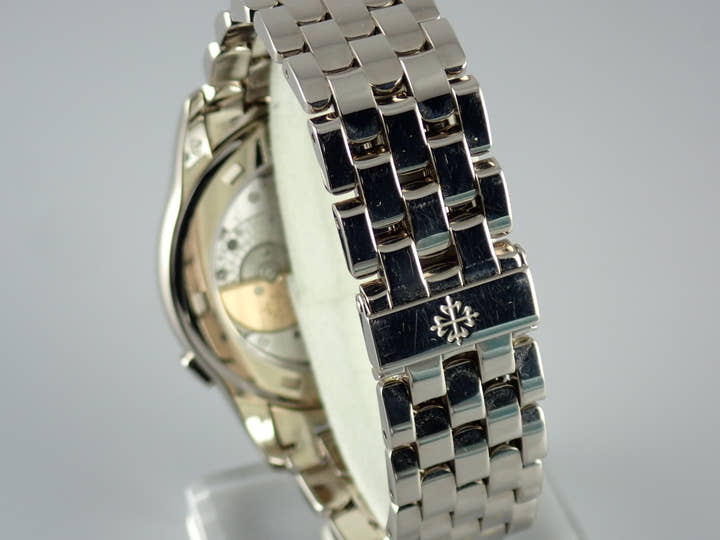 パテックフィリップ ワールドタイム Ref.5130/1G シルバー／グレー文字盤 中古 worldtime-26