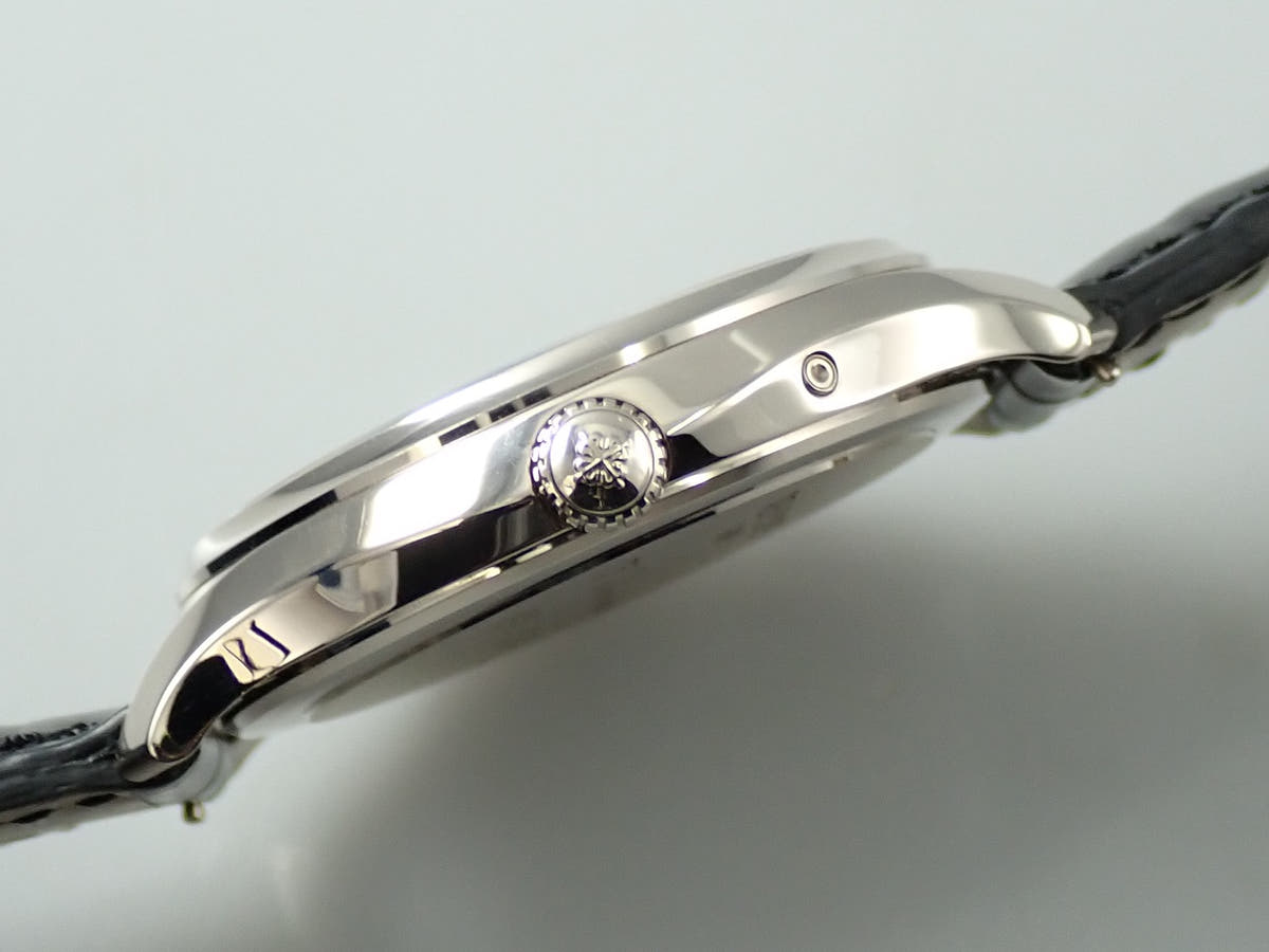 パテックフィリップ ワールドタイム ムーンフェイズ Ref.5575G-001 ブラック文字盤 中古 Y89KRS01