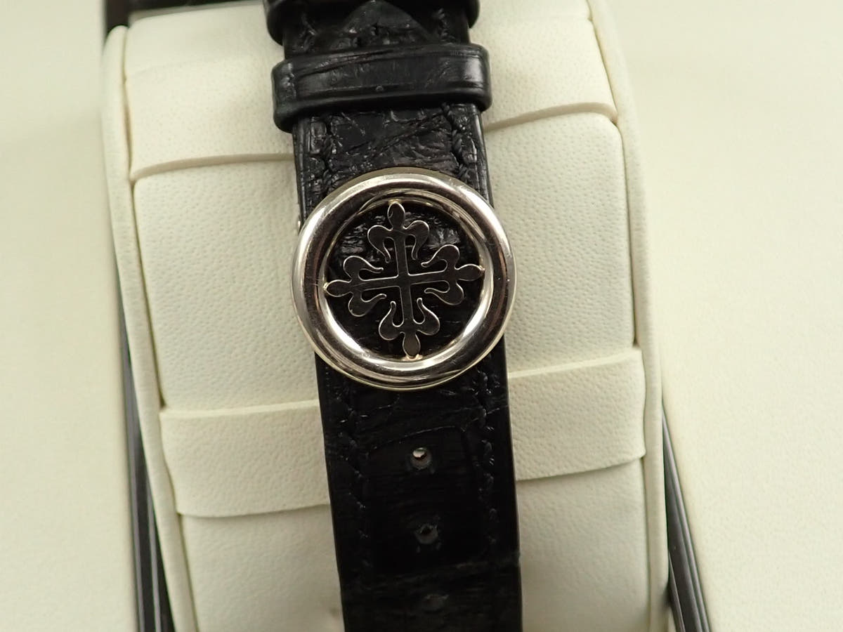 パテックフィリップ ワールドタイム Ref.5230G-001 ホワイト/グレー文字盤 中古 22F73RLA