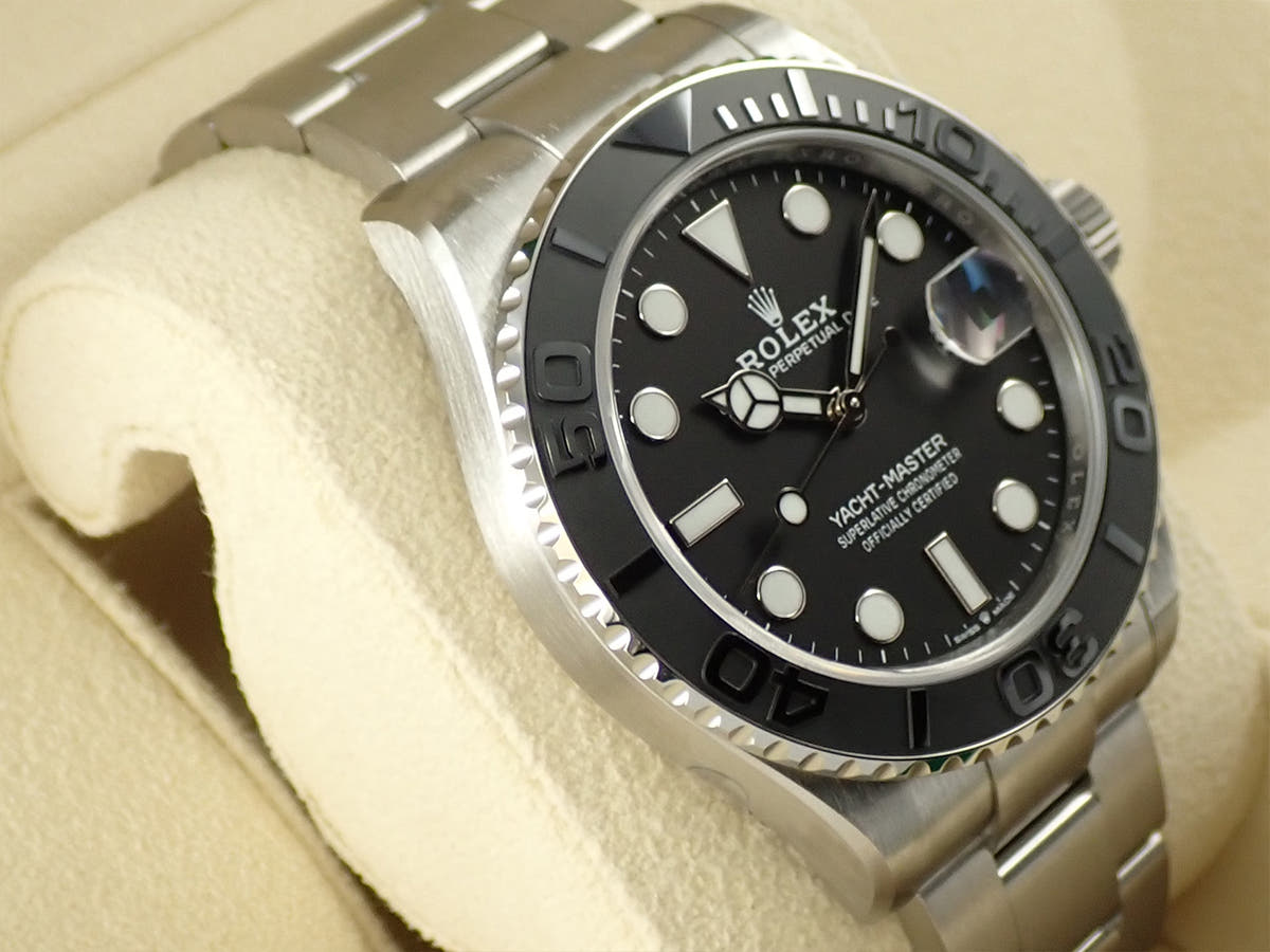 ロレックス ヨットマスター42 Ref.226627 ブラック文字盤 未使用 2YR7URXY