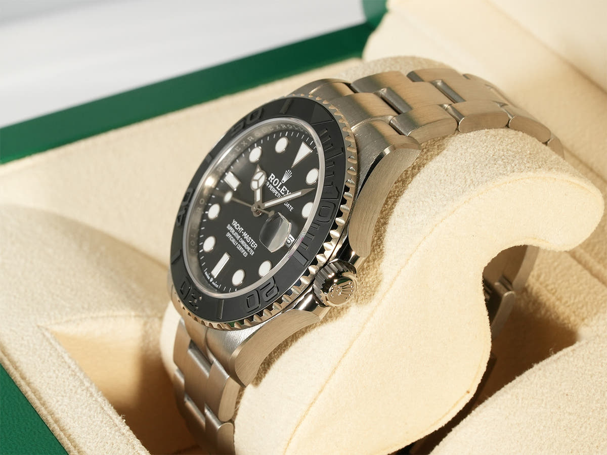 ロレックス ヨットマスター42 Ref.226627 ブラック文字盤 未使用 AV659H77