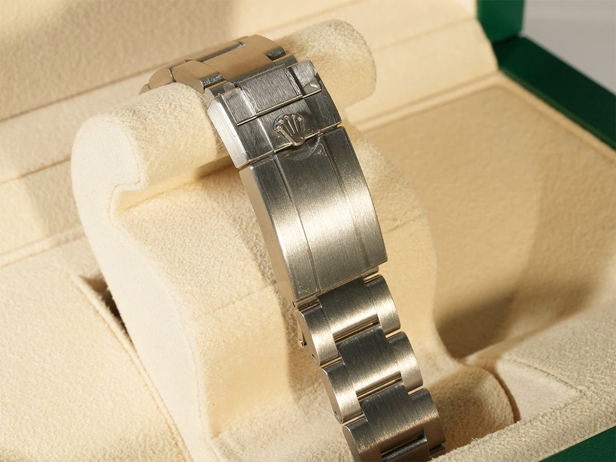 ロレックス ヨットマスター42 Ref.226627 ブラック文字盤 未使用 AV659H77